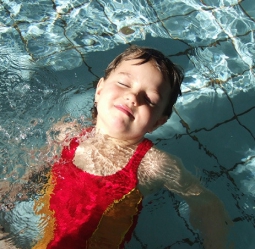 Apprendre &agrave; se d&eacute;tendre et &agrave; aimer l'eau - Ecole de Plong&eacute;e Fran&ccedil;aise Toulouse